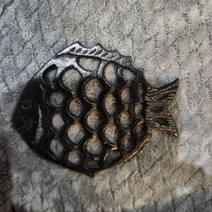 Black  Mini Fish-Shaped Cast Iron Trivet